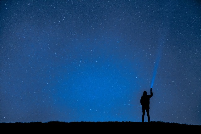 フリーbgm 流れ星 切ない夜の雰囲気を感じるピアノ曲 独り音